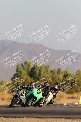 media/Nov-19-2023-CVMA (Sun) [[1f3d1b7ccb]]/Race 17 Amateur Supersport Middleweight/